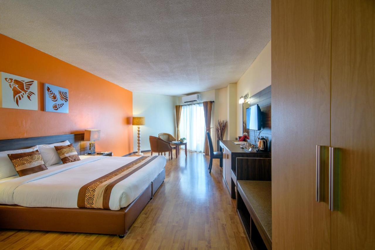 Golden Beach Cha-Am Hotel Екстер'єр фото